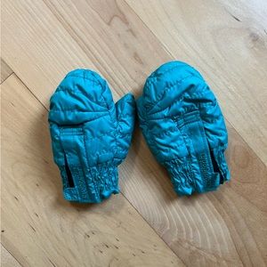 Patagonia baby puff mittens 0-6 months